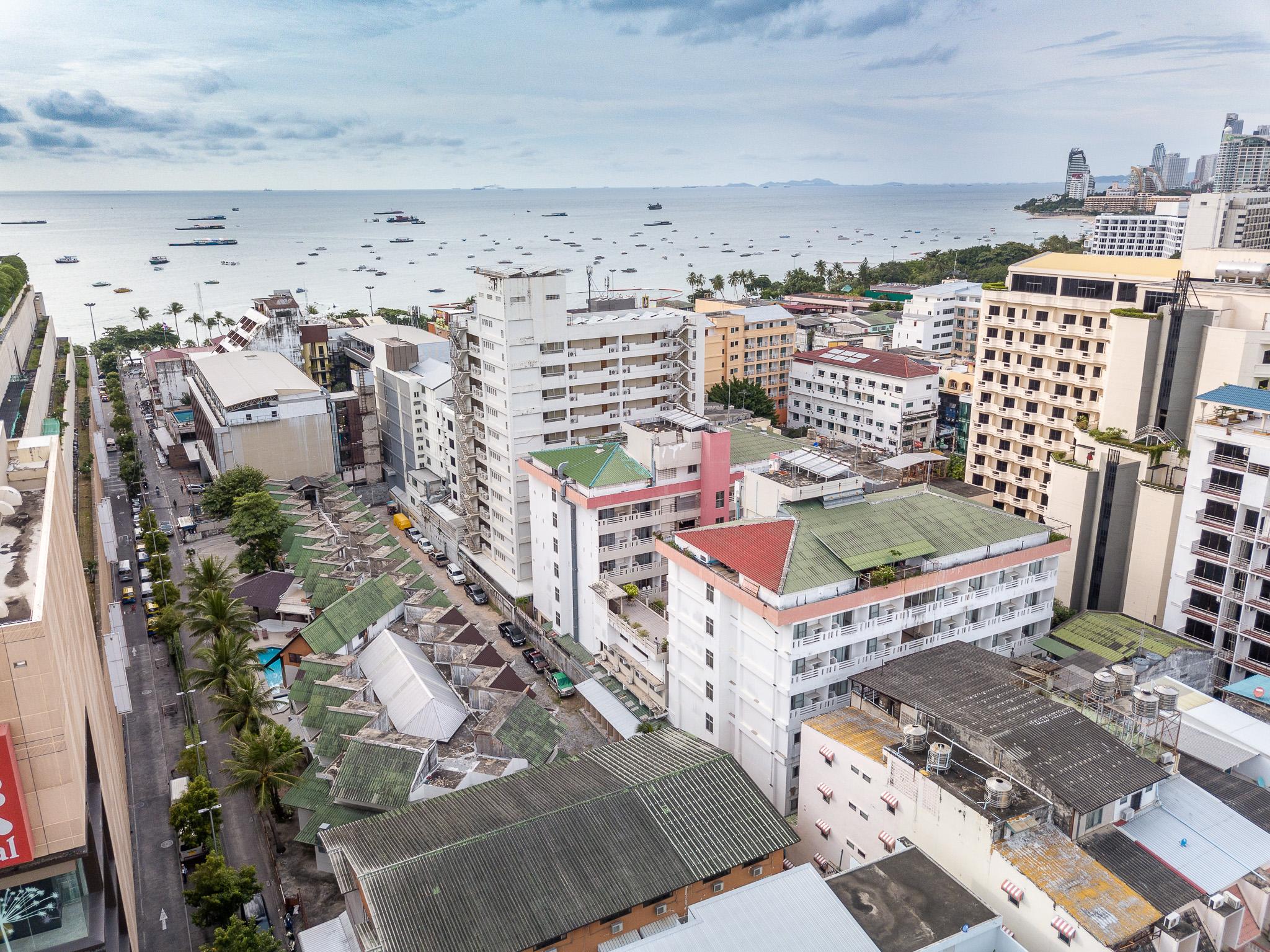 Eastiny Place Hotel Pattaya Extérieur photo