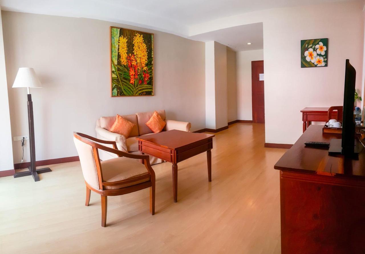 Eastiny Place Hotel Pattaya Extérieur photo